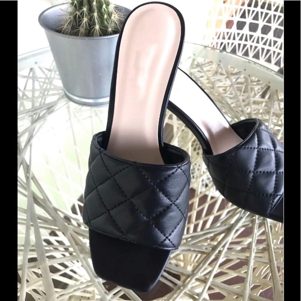 New quilted square toe heel 6.5 & 8.5 - Picture 12 of 16